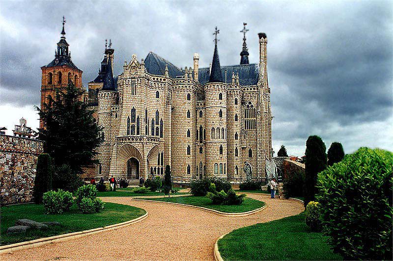 Foto-enigma: Palacio Episcopal de Astorga, de Gaudí.