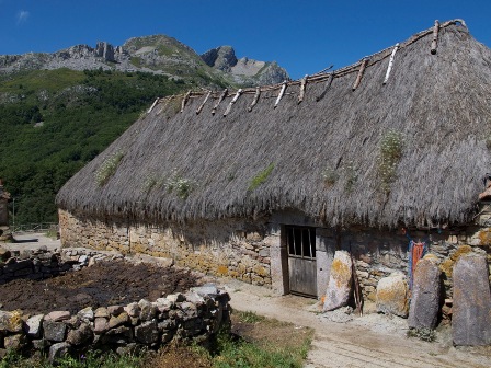 ASTURIAS CASA PAJA