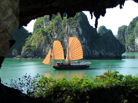 BAHIA HA-LONG