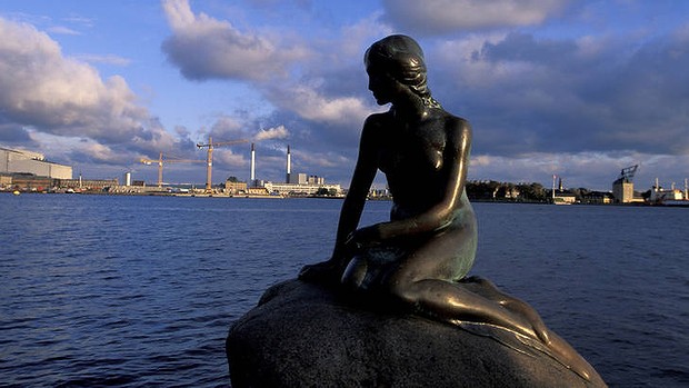 La famosa Sirenita, el monumento más famoso dela ciudad y conocido mundialmente. Y desde luego, el más retratado de Copenhague.