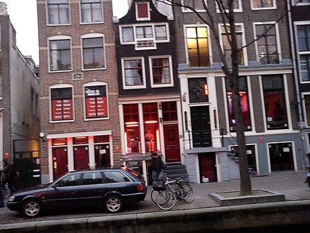 El famoso Barrio Rojo de Amsterdam, toda una atración turística.