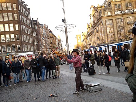 En Amsterdam el espectáculo está en la calle.