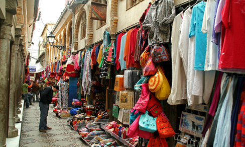 Antiguo mercado de la seda en la Alcacería