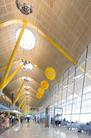 IBERIA pasillo embarque 01