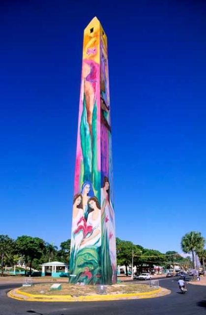 Obelisco Macho, en el Malecón.