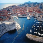 Dubrovnik, bella de día, inolvidable de noche