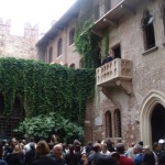Verona, frente al balcón de Romeo y Julieta